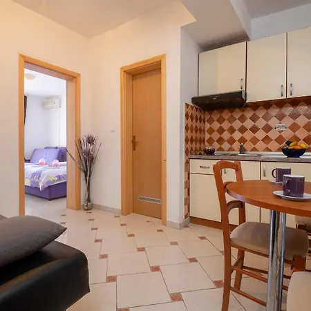 Matej Apartman *